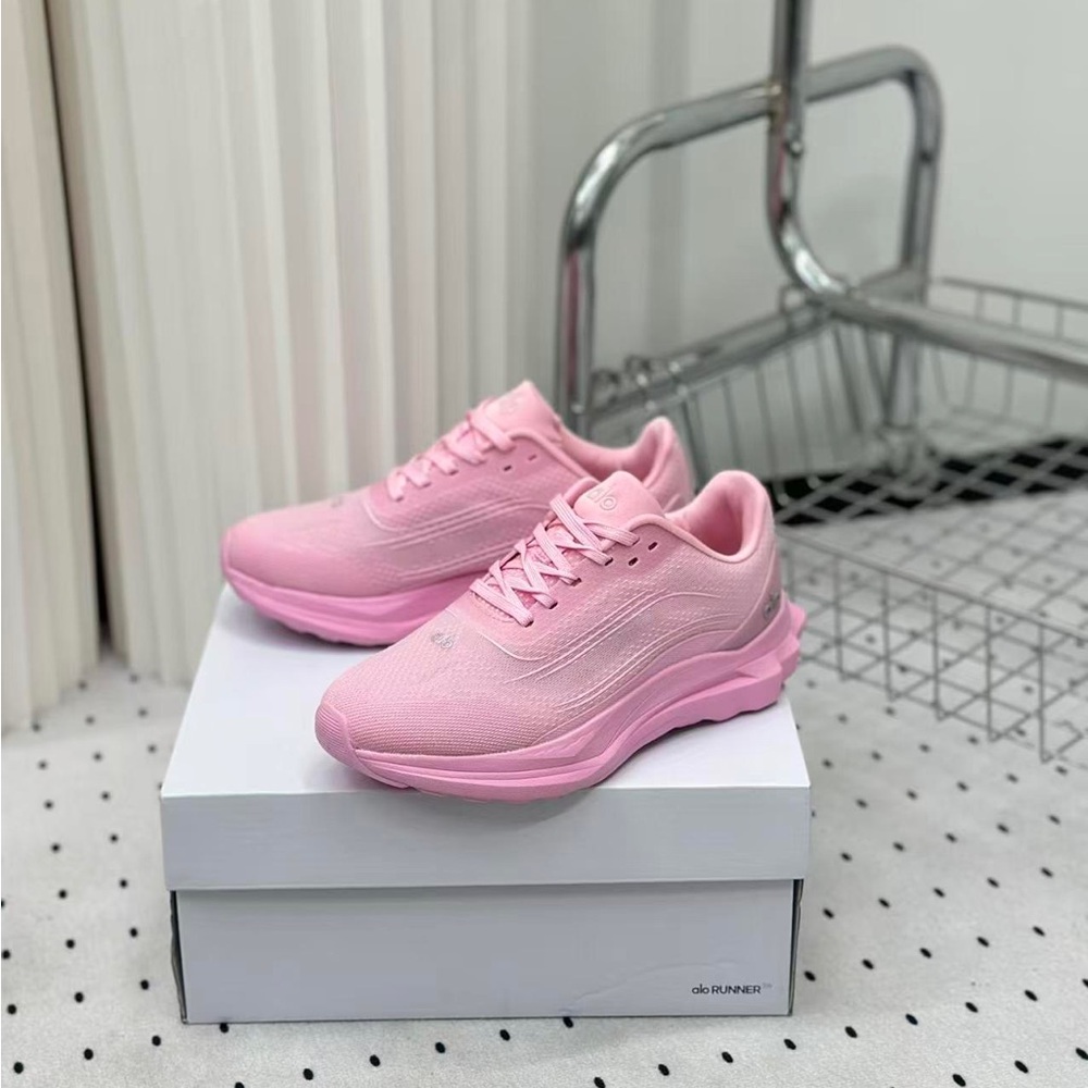 ALO Yoga Pink Women's Running Sneakers